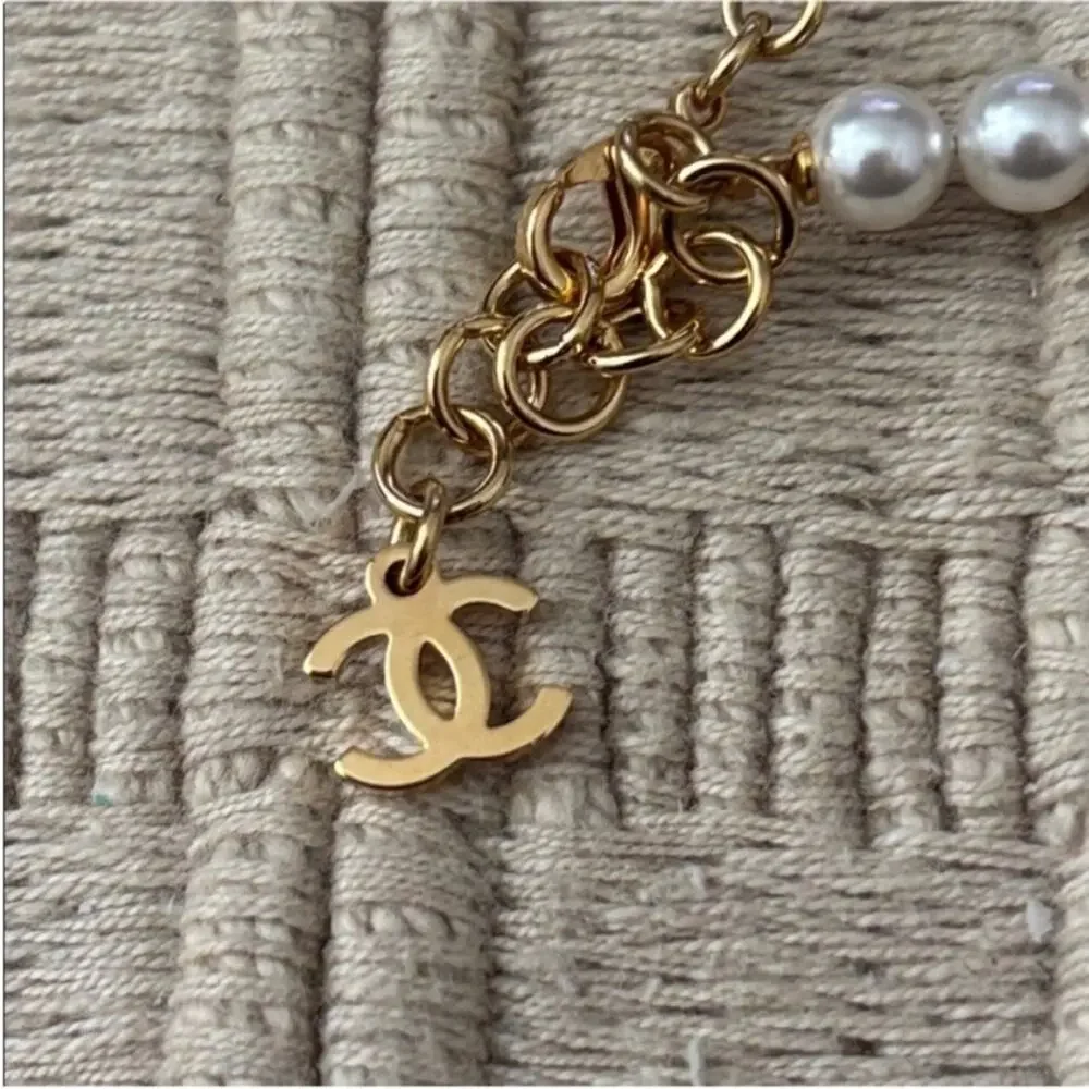 CHANEL Pearl & Denim Blue CC Heart Bracelet - Picture 7 of 13